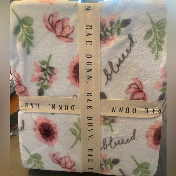 Rae Dunn Queen BLESSED plush Blanket - SUPER SOFT. Vibrant floral design! - Picture 5 of 6